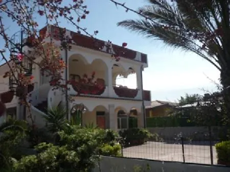 Villa Anna Agnone Bagni 0*,